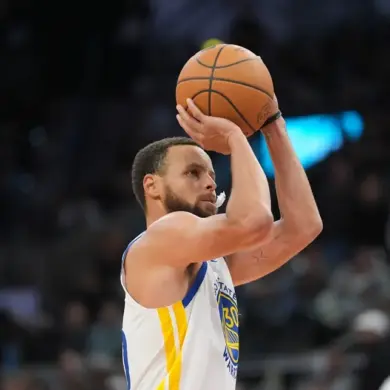 Curry Absence Forces Warriors to Reassess