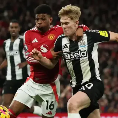 Chelsea Swoop Puts United Hall Deal at Risk